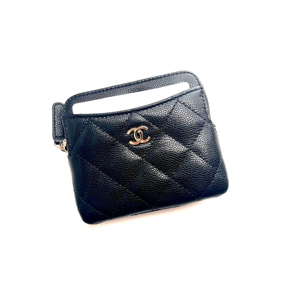 🔥 CHANEL Caviar Quilted Zip Card Holder
Wallet in Black with gold hardware - Picture 12 of 13
